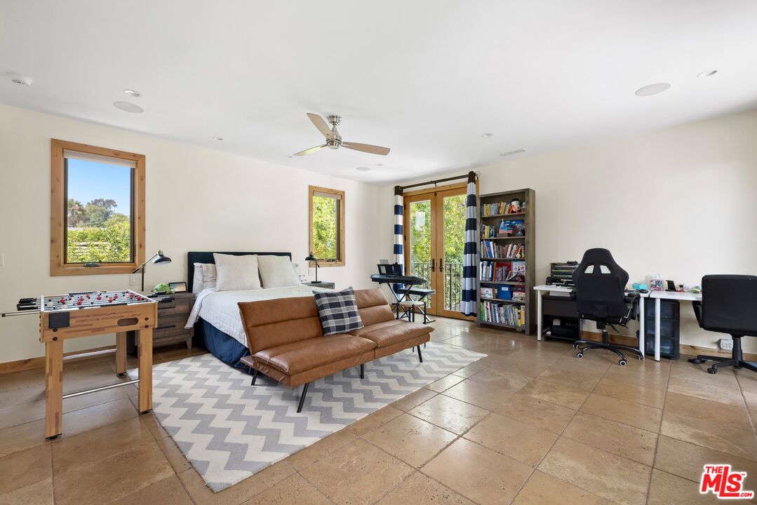 16820 Oak View Dr