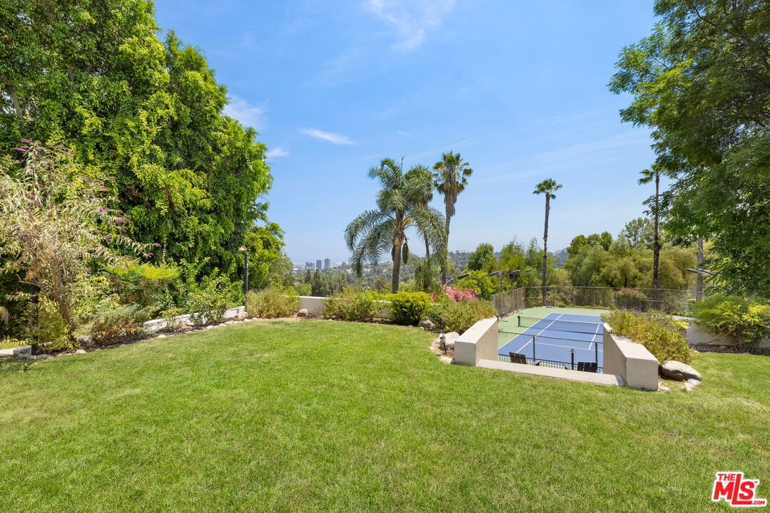 16820 Oak View Dr