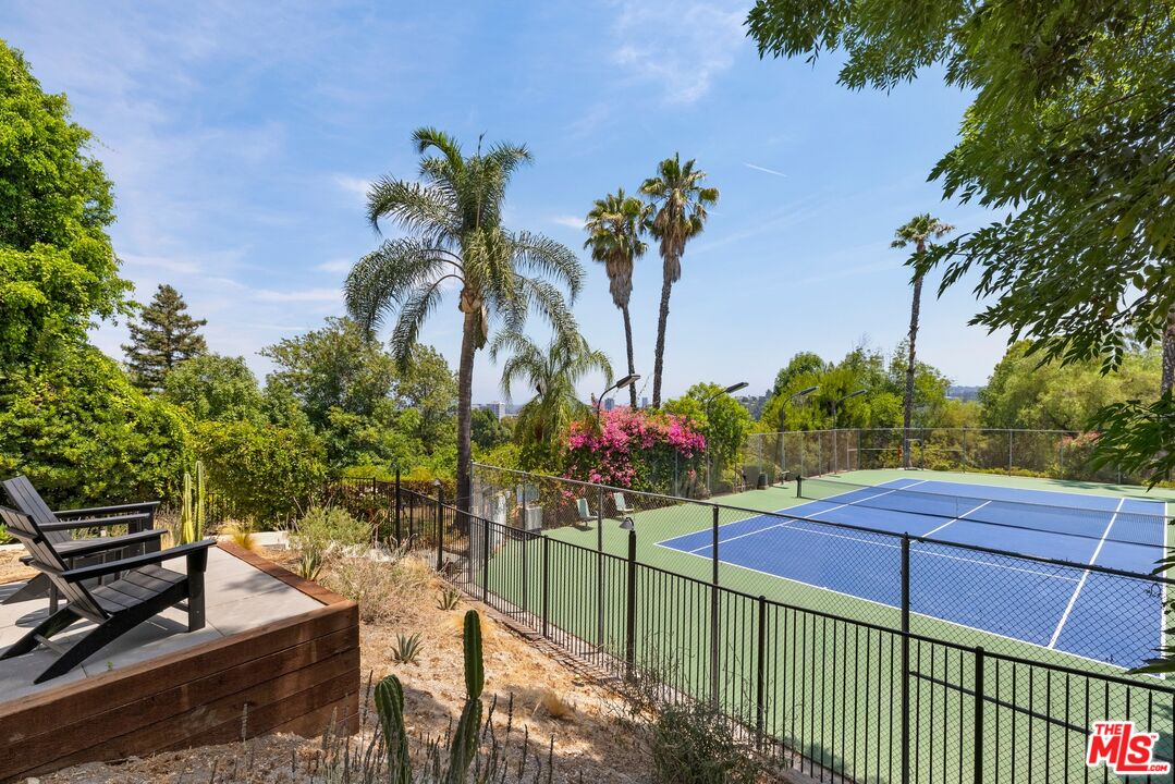 16820 Oak View Dr