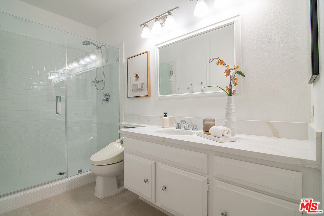 1925 S Beverly Glen Blvd Unit: 37