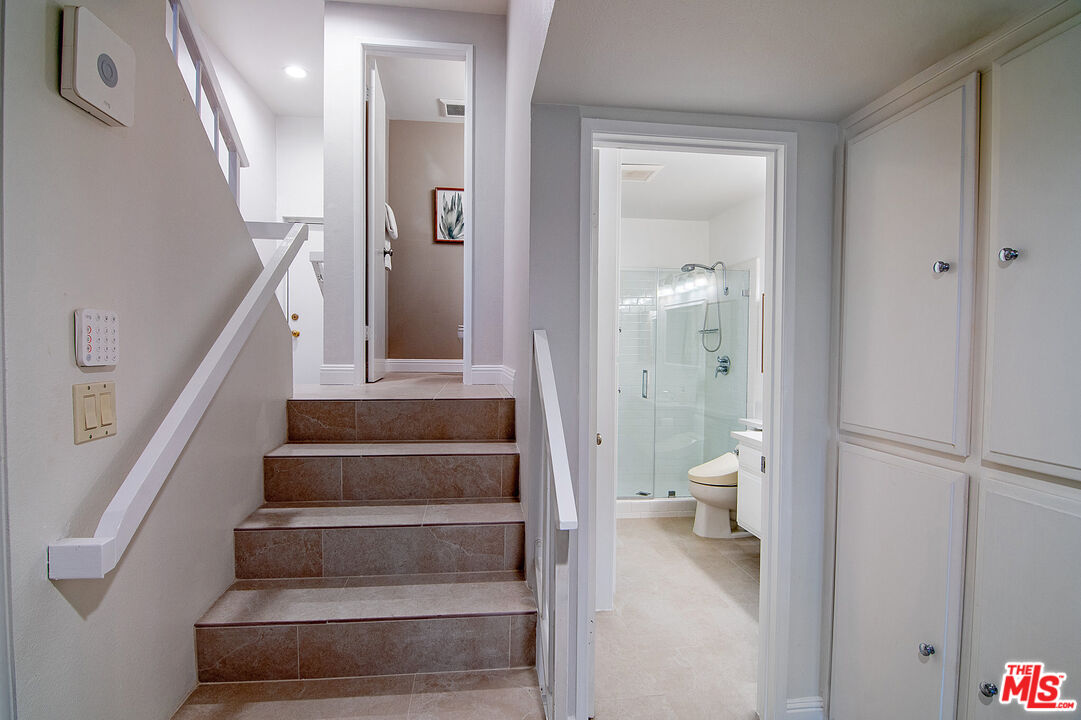 1925 S Beverly Glen Blvd Unit: 37