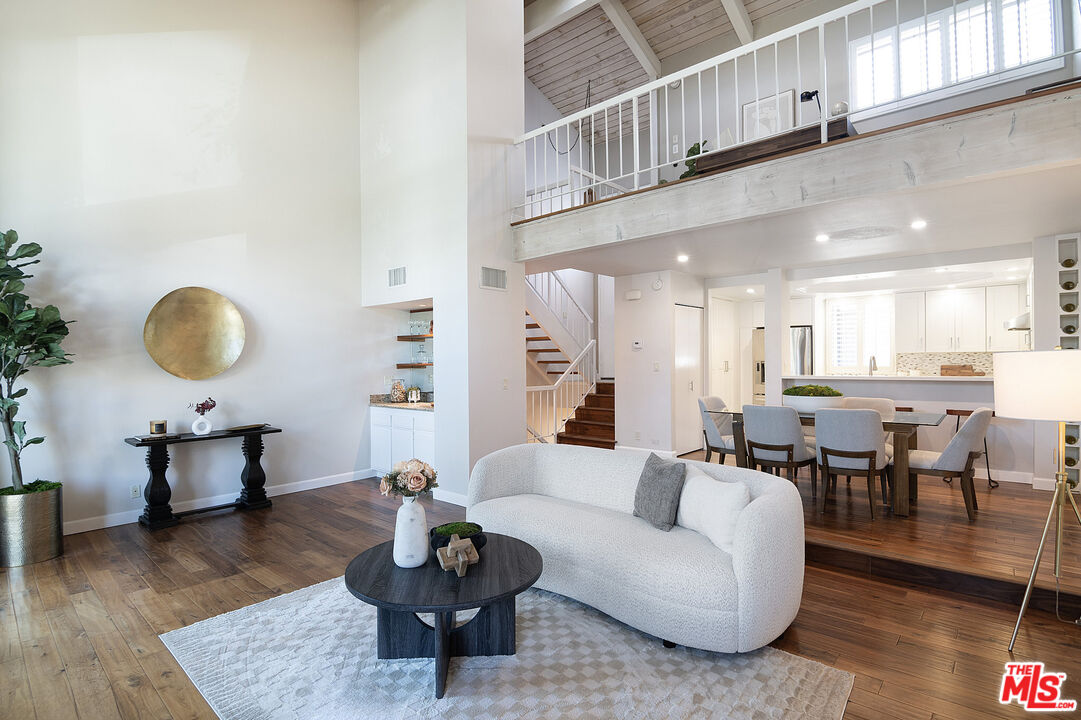 1925 S Beverly Glen Blvd Unit: 37