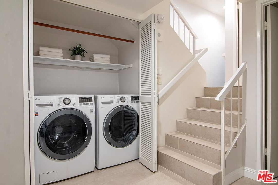 1925 S Beverly Glen Blvd Unit: 37