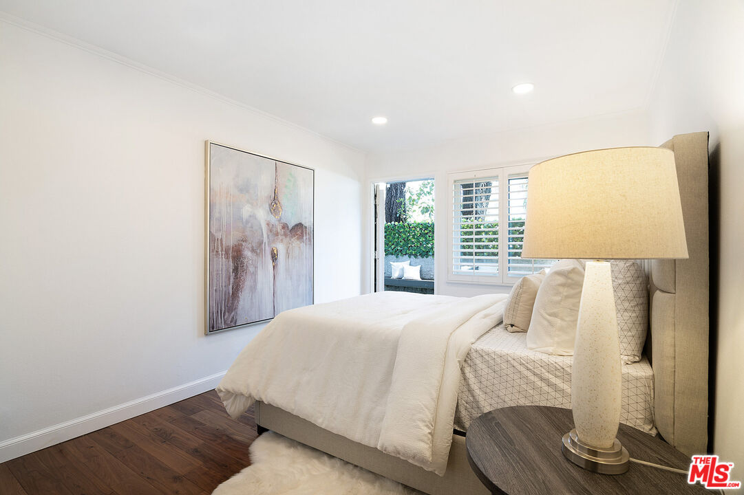 1925 S Beverly Glen Blvd Unit: 37