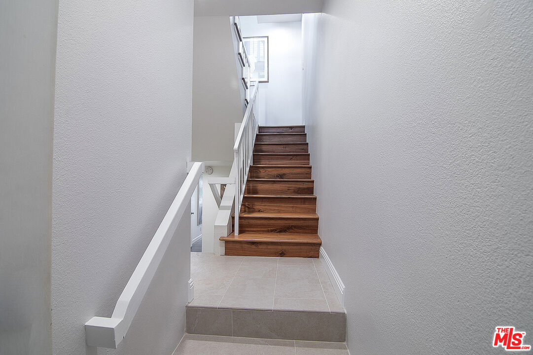 1925 S Beverly Glen Blvd Unit: 37