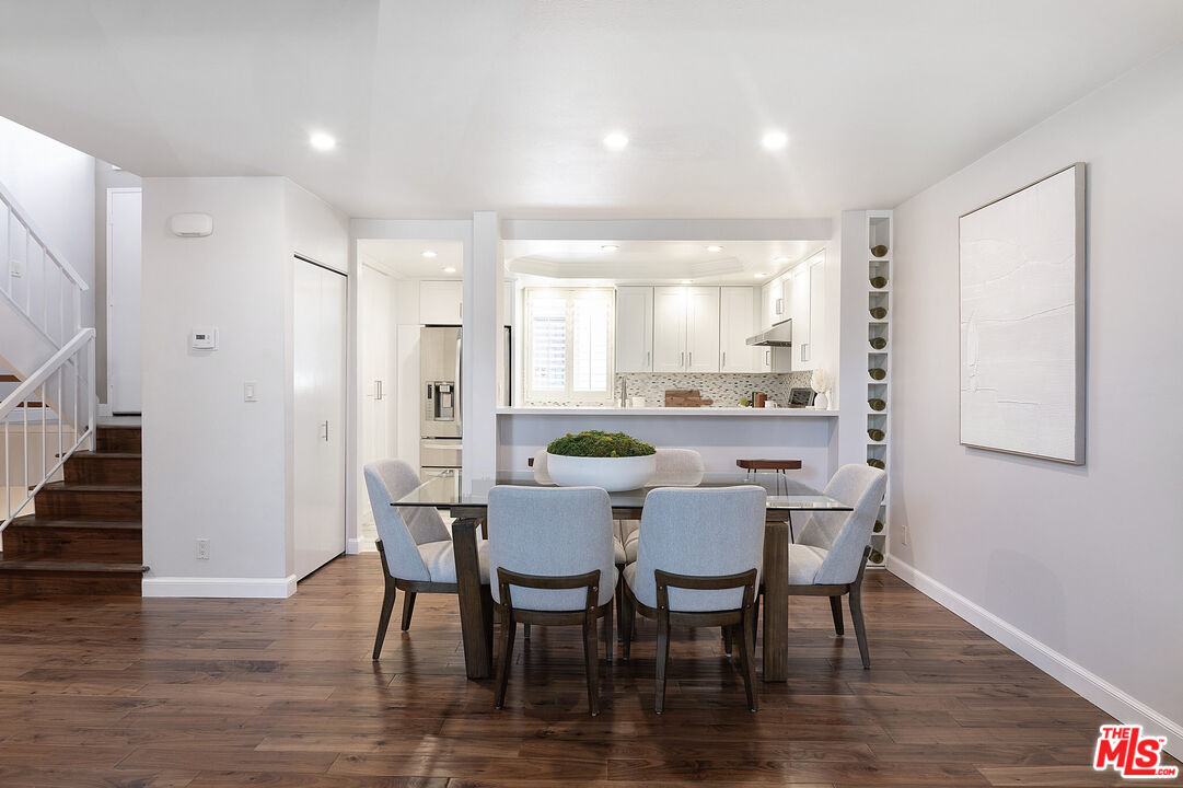 1925 S Beverly Glen Blvd Unit: 37