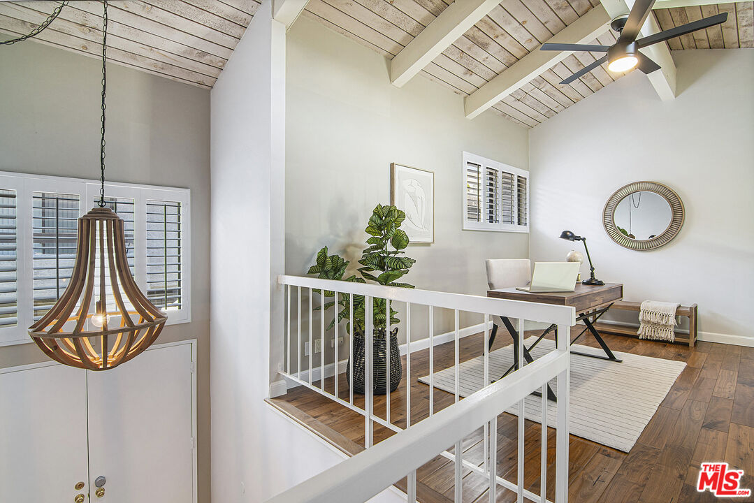 1925 S Beverly Glen Blvd Unit: 37