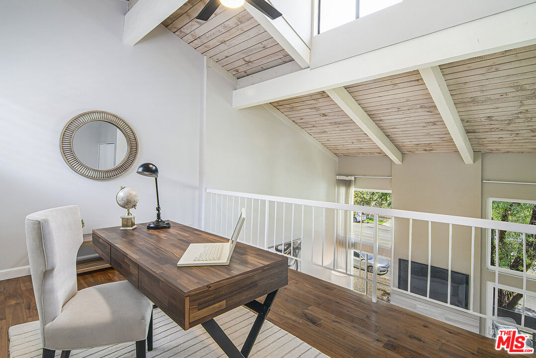 1925 S Beverly Glen Blvd Unit: 37