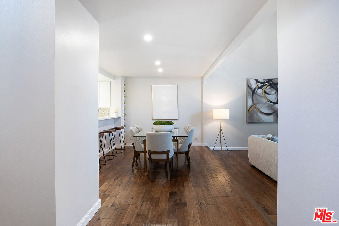 1925 S Beverly Glen Blvd Unit: 37