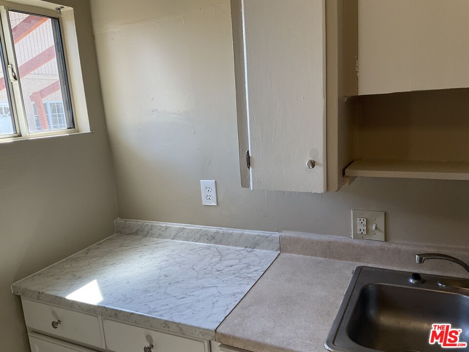 586 San Francisco Ave