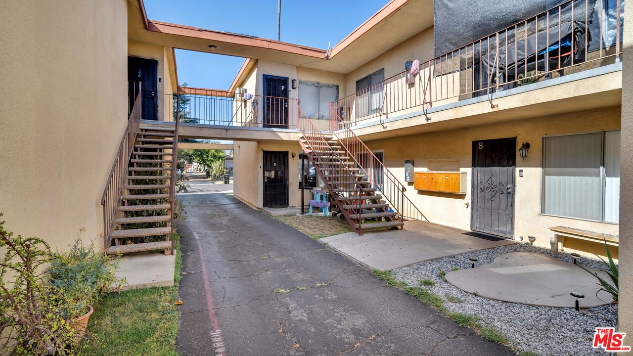 572 San Francisco Ave