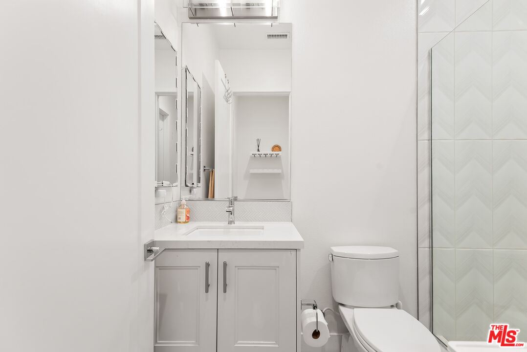 12763 Shell Pl Unit: 1