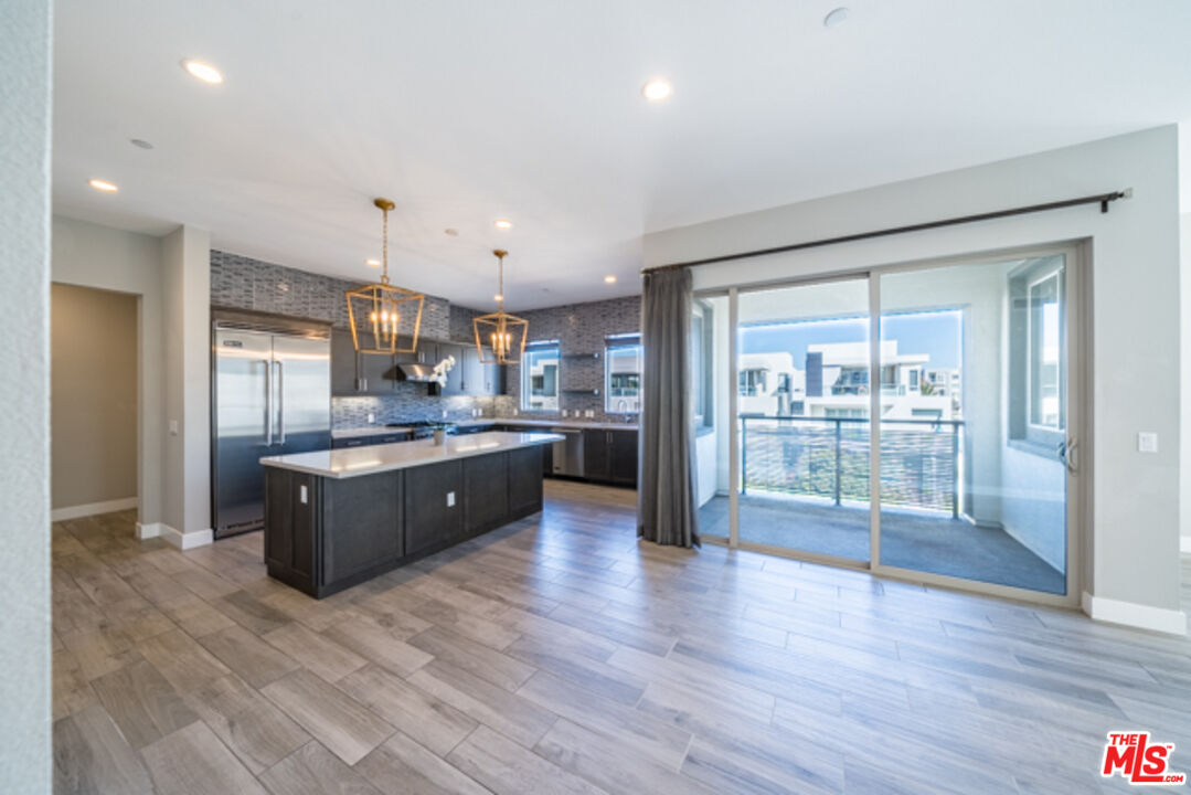 5837 Village Dr Unit: 3