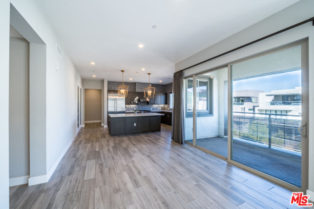 5837 Village Dr Unit: 3