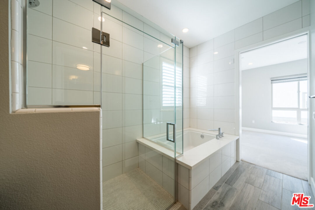 5837 Village Dr Unit: 3