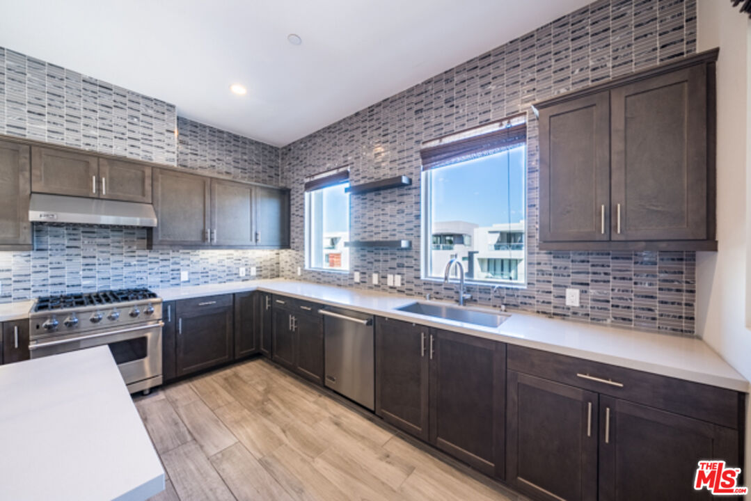 5837 Village Dr Unit: 3