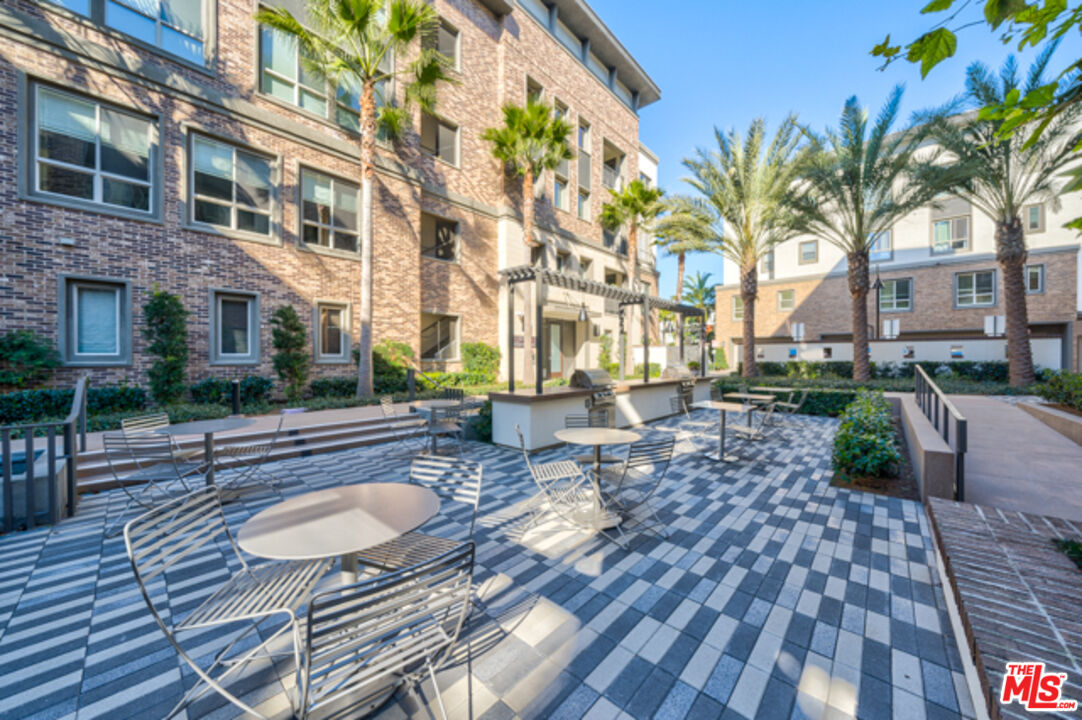 5837 Village Dr Unit: 3