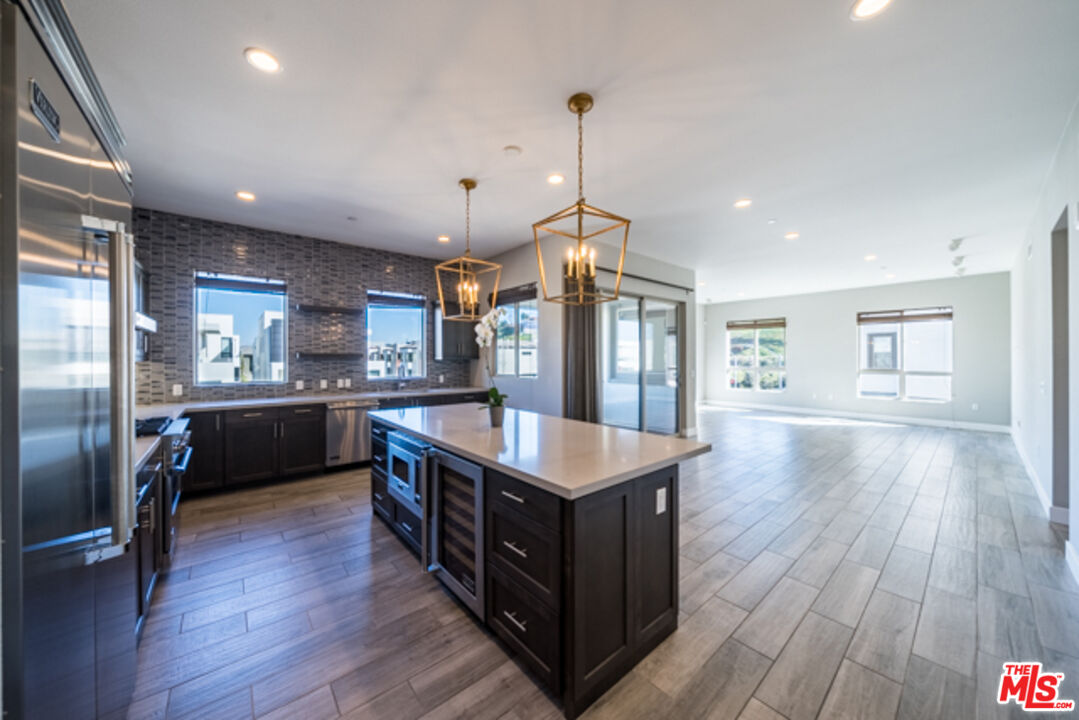 5837 Village Dr Unit: 3