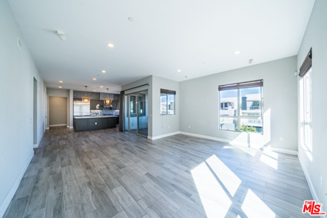 5837 Village Dr Unit: 3