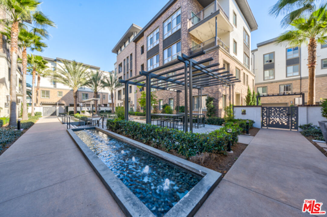 5837 Village Dr Unit: 3