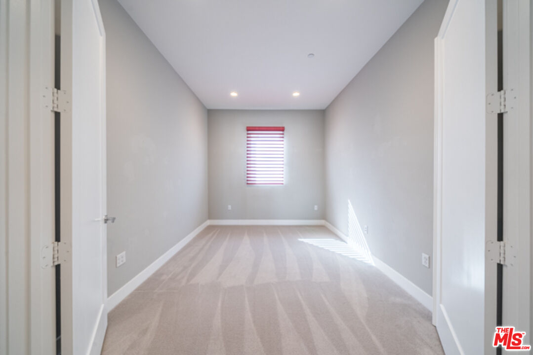 5837 Village Dr Unit: 3