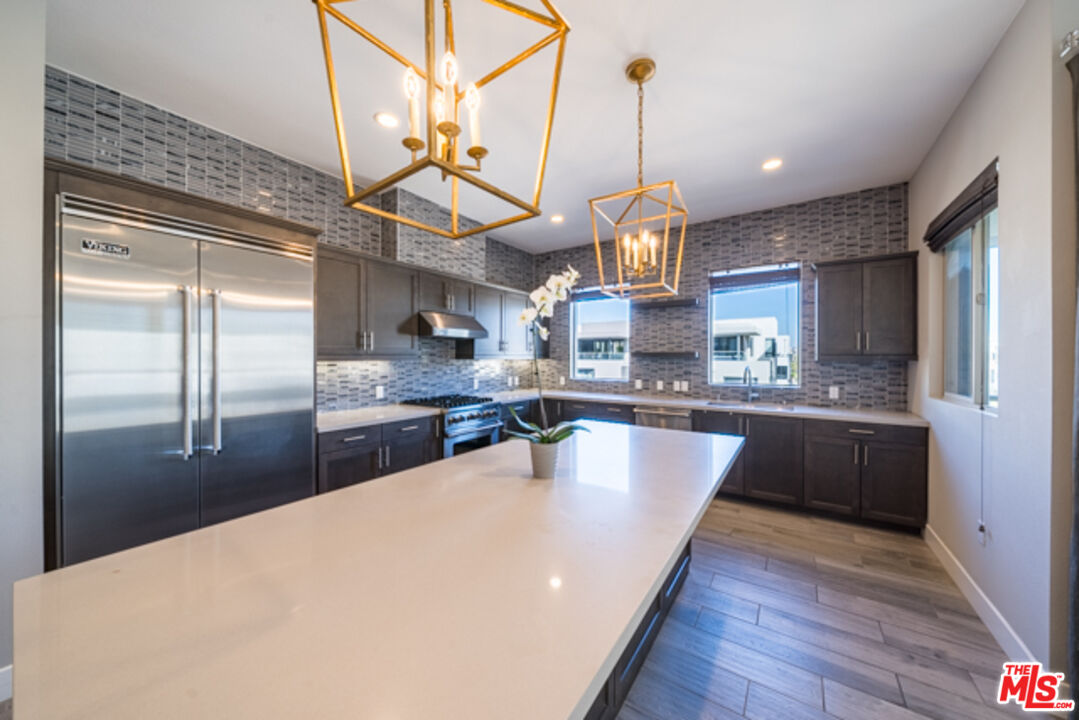 5837 Village Dr Unit: 3