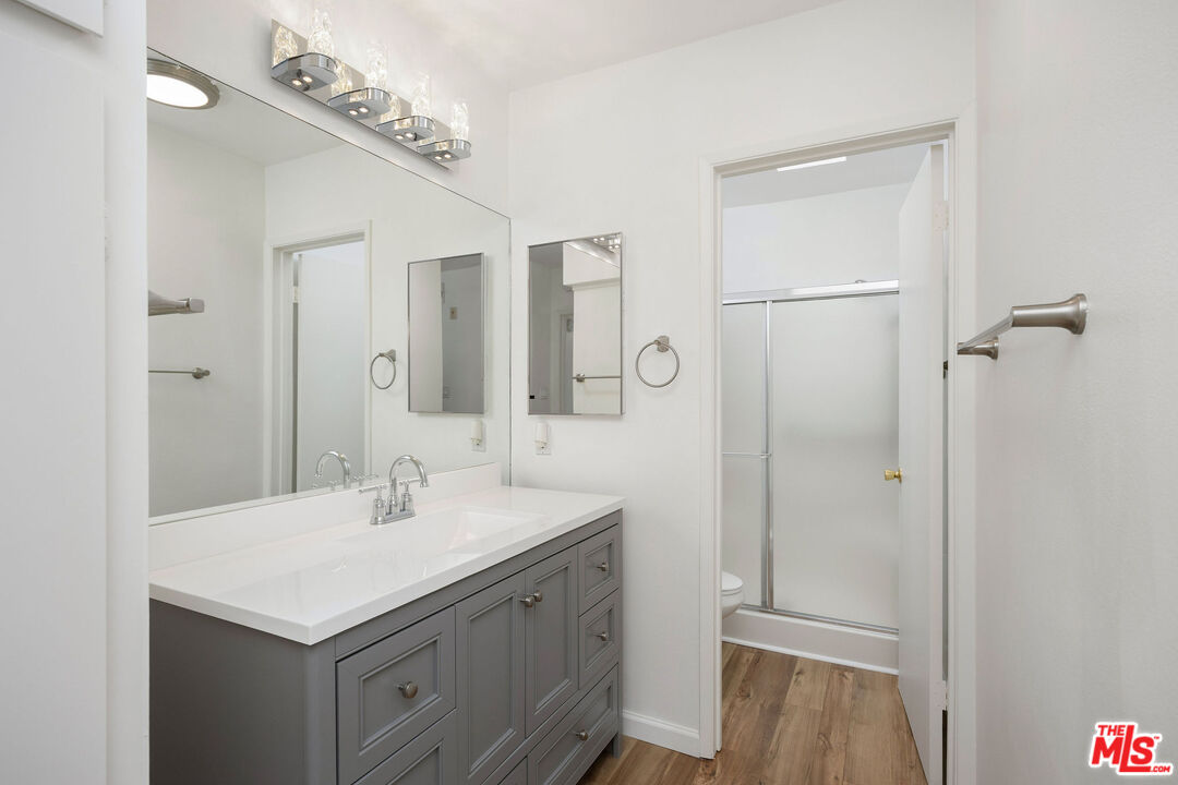 12801 Moorpark St Unit: 313