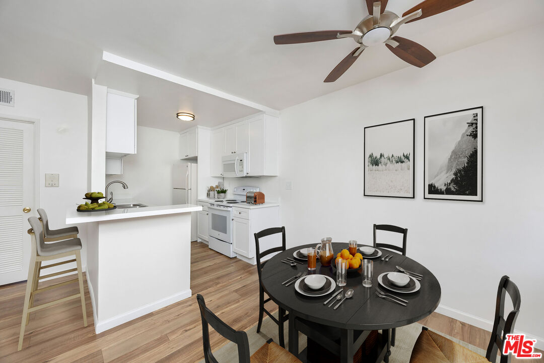 12801 Moorpark St Unit: 313