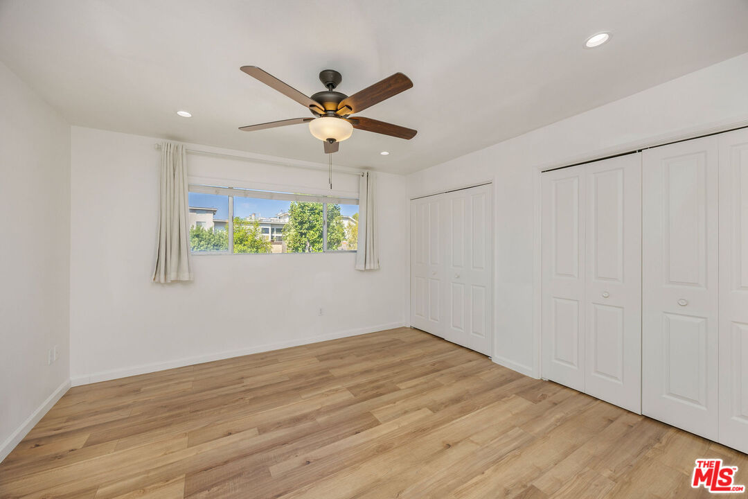 12801 Moorpark St Unit: 313