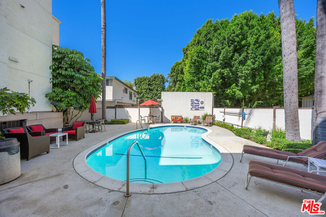 12801 Moorpark St Unit: 313
