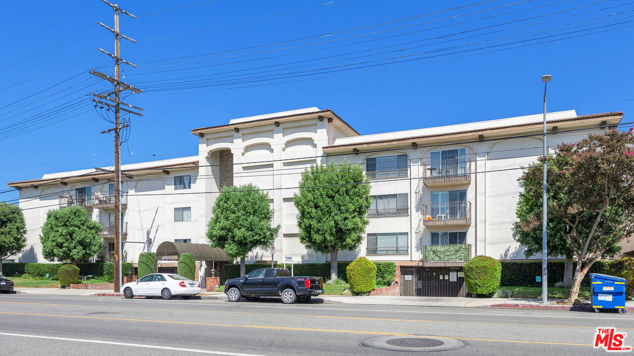 12801 Moorpark St Unit: 313