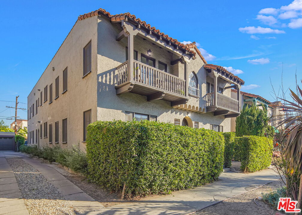 408 N GENESEE AVE Unit: 1/2