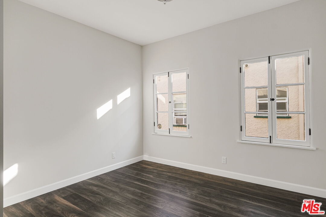 408 N GENESEE AVE Unit: 1/2