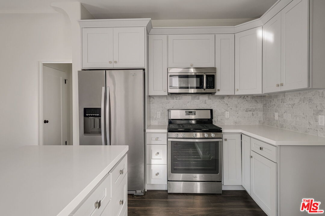 408 N GENESEE AVE Unit: 1/2