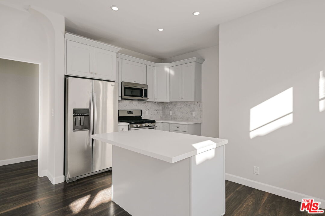 408 N GENESEE AVE Unit: 1/2