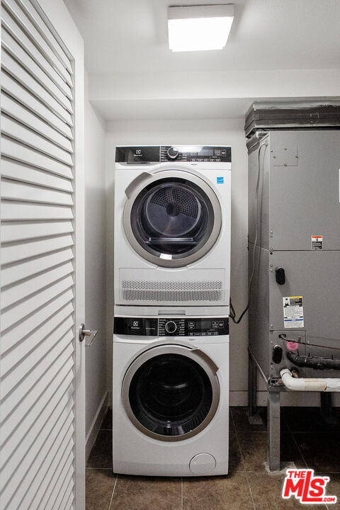 901 S Flower St Unit: 401