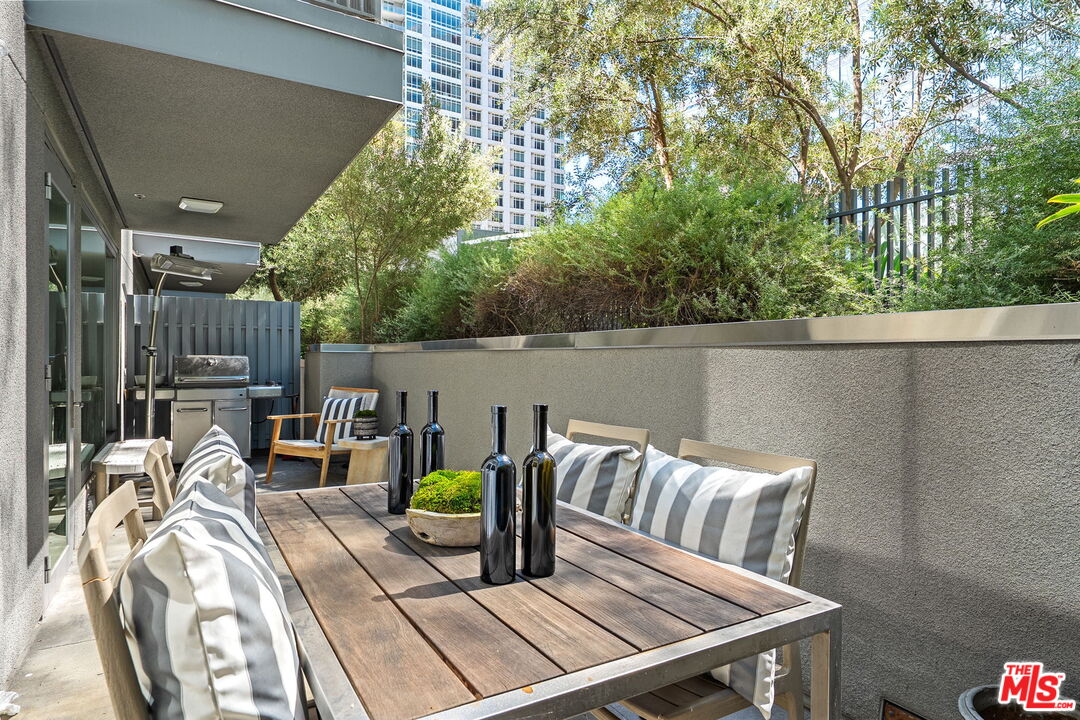 901 S Flower St Unit: 401