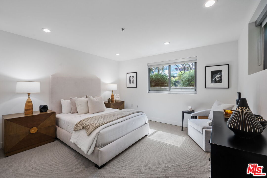 901 S Flower St Unit: 401