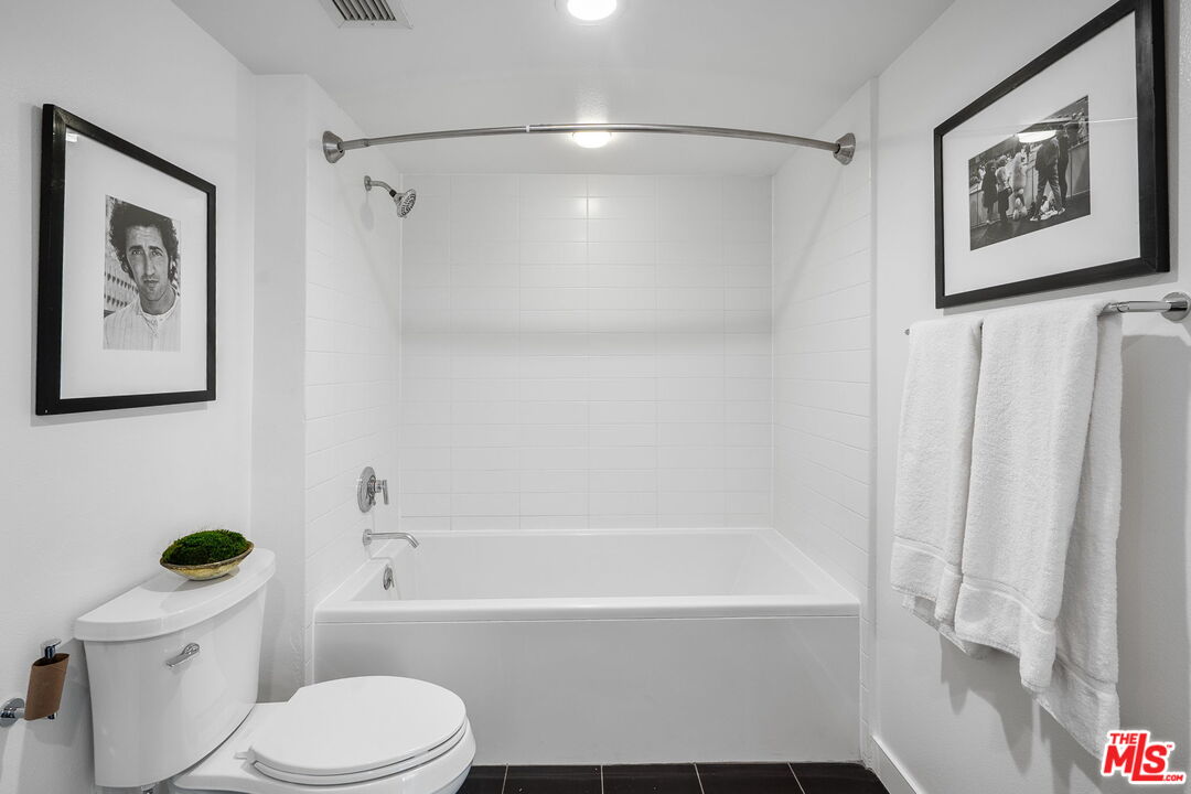 901 S Flower St Unit: 401