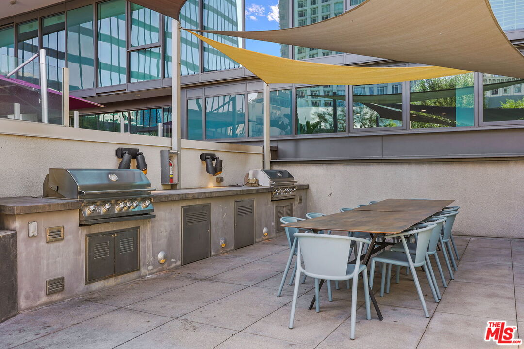 901 S Flower St Unit: 401