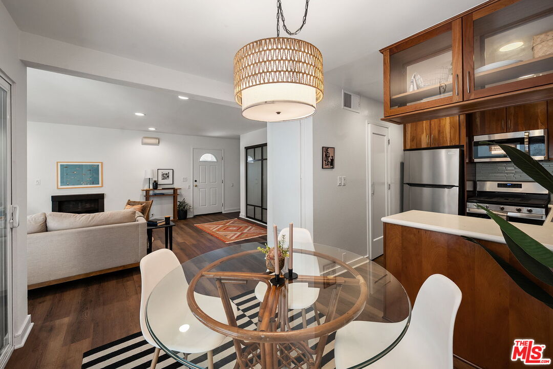 2508 Arizona Ave Unit: 3