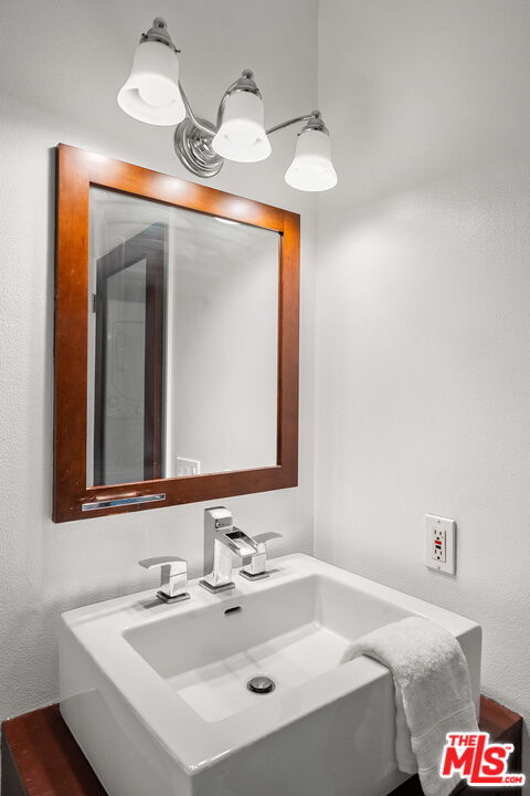 2508 Arizona Ave Unit: 3