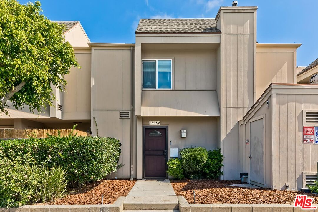 2508 Arizona Ave Unit: 3