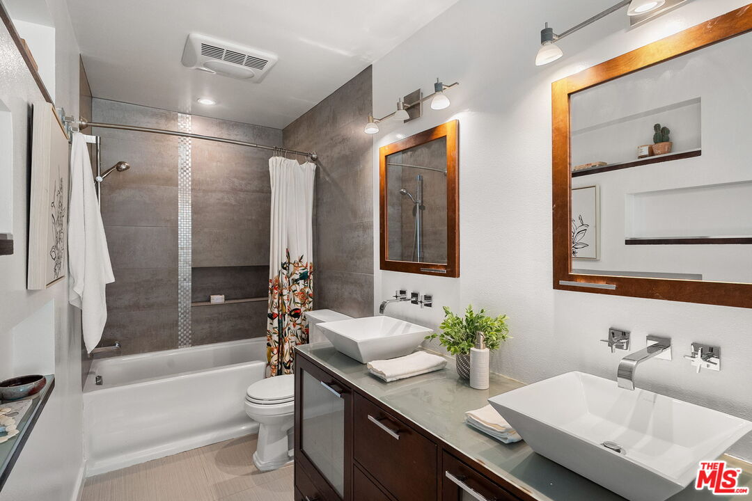 2508 Arizona Ave Unit: 3