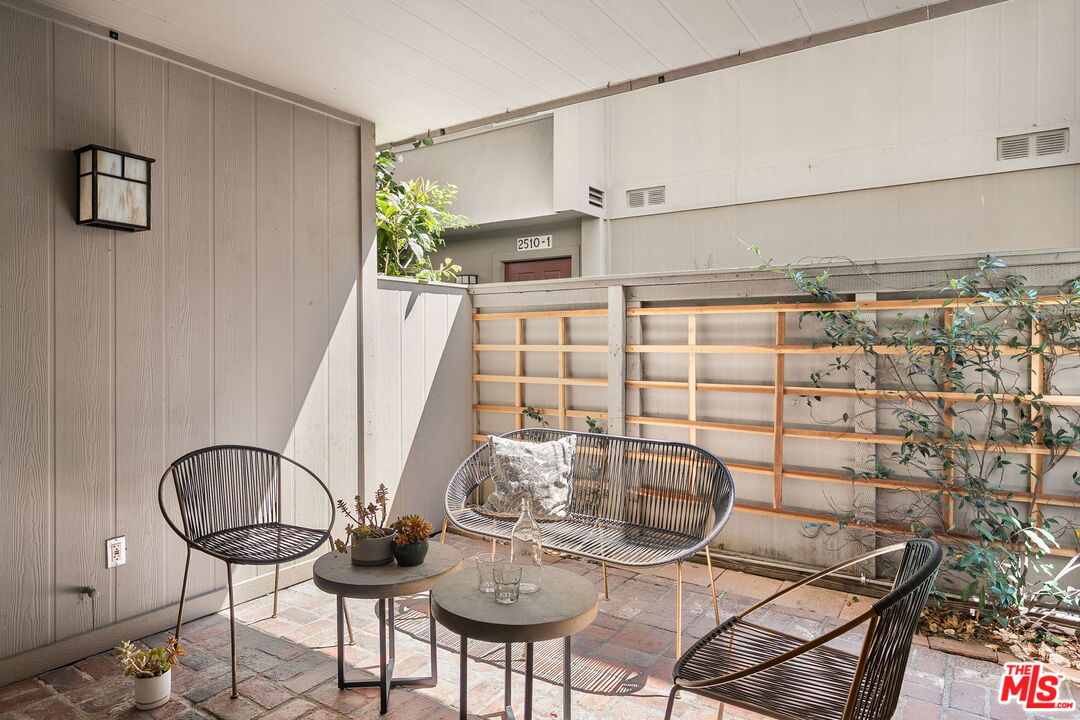 2508 Arizona Ave Unit: 3