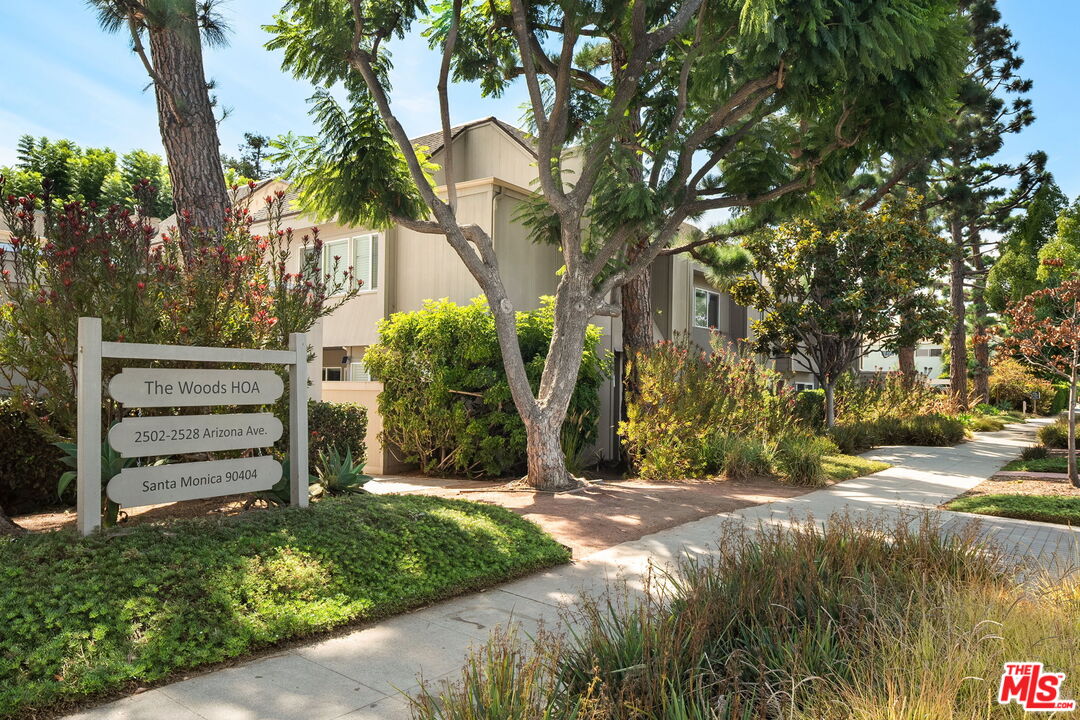 2508 Arizona Ave Unit: 3