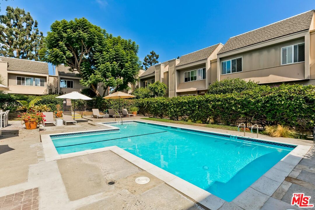 2508 Arizona Ave Unit: 3