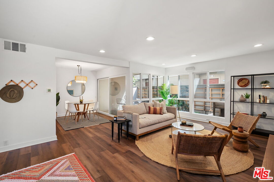 2508 Arizona Ave Unit: 3