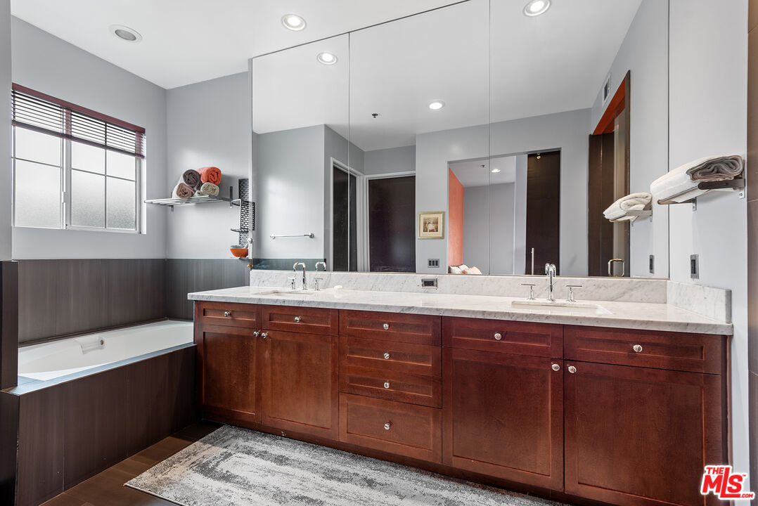 5300 Playa Vista Dr Unit: 12