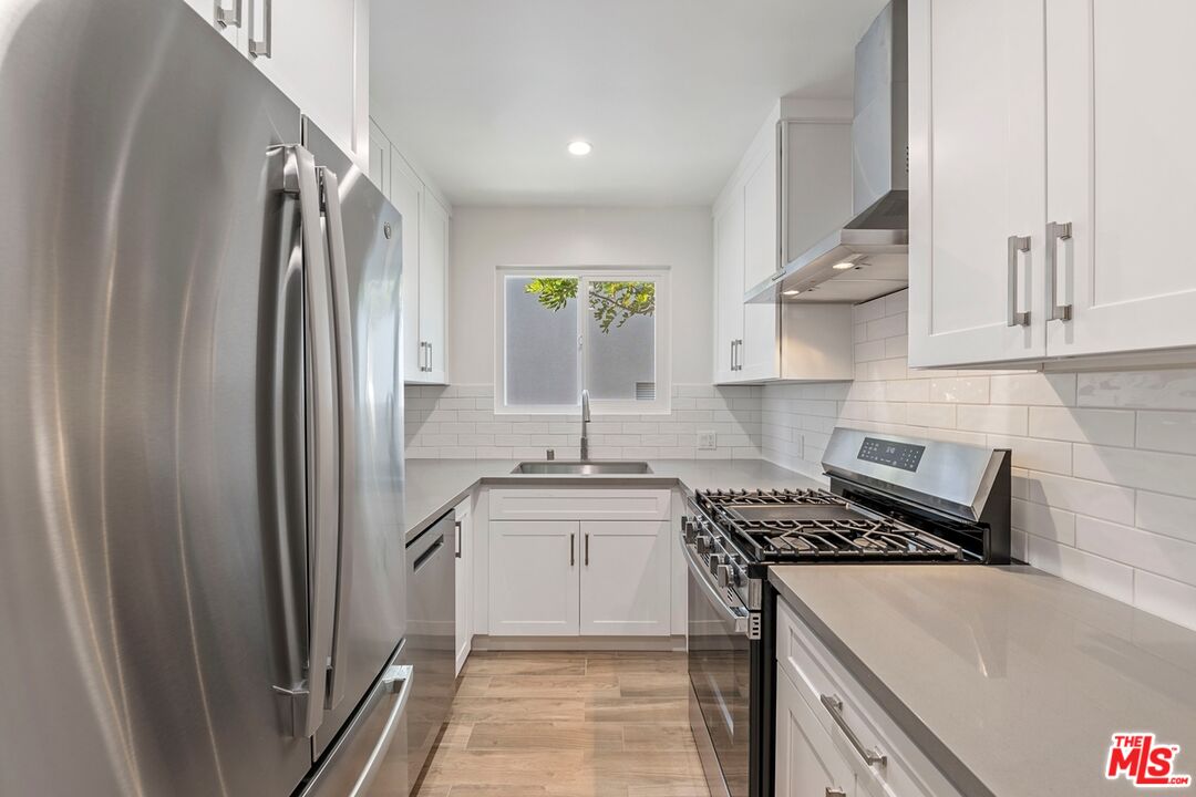 1250 N Crescent Heights Blvd Unit: 4